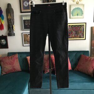 LEVI'S size 8 Black Stretch Denim Pull-On Skinny Legging Jegging Jeans
